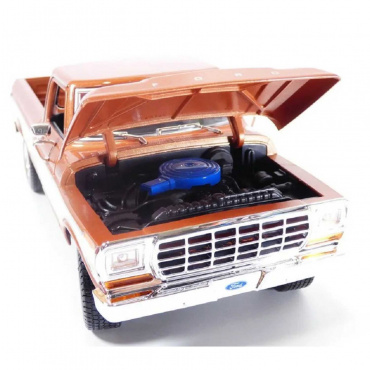 31462 Машинка die-cast 1979 Ford F150 Pick-up, 1:18,  коричневая, открывающиеся двери