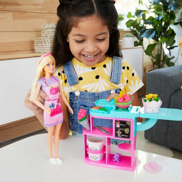 GTN58 Игровой набор с куклой Barbie серия "Кем быть?" Флорист с цветочным магазином